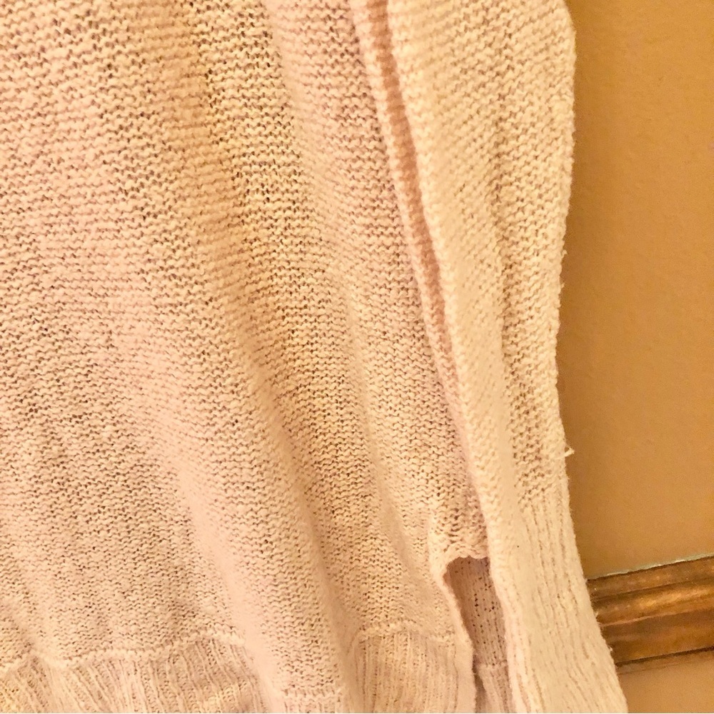 Abercrombie & Fitch V neck Light Knit Sweater Light Pink Cream M/L - Picture 3 of 7